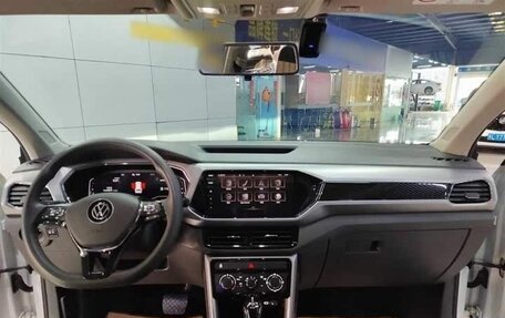 Volkswagen T-Cross I, 2022 год, 1 630 000 рублей, 7 фотография