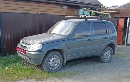 Chevrolet Niva I рестайлинг, 2010 год, 550 000 рублей, 3 фотография