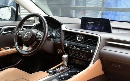Lexus RX IV рестайлинг, 2018 год, 3 940 000 рублей, 19 фотография