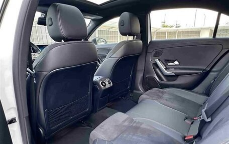 Mercedes-Benz A-Класс, 2020 год, 1 900 000 рублей, 11 фотография