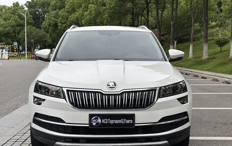 Skoda Karoq I, 2021 год, 1 355 123 рублей, 2 фотография