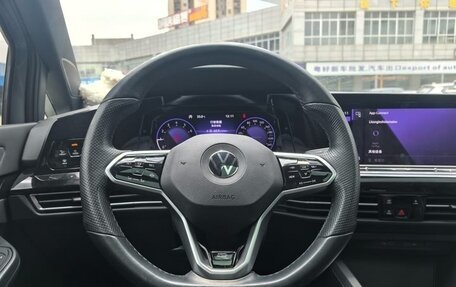Volkswagen Golf VIII, 2022 год, 1 820 000 рублей, 14 фотография