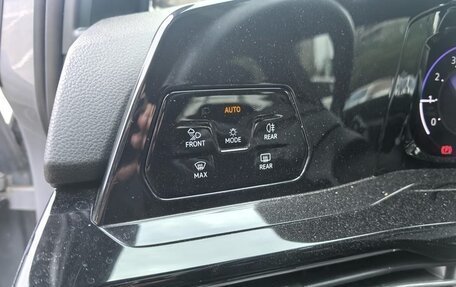 Volkswagen Golf VIII, 2022 год, 1 820 000 рублей, 15 фотография