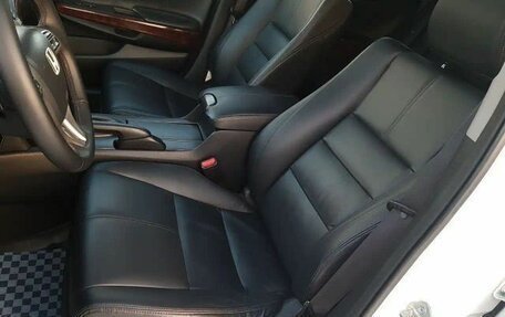 Honda Crosstour I рестайлинг, 2011 год, 1 850 000 рублей, 11 фотография