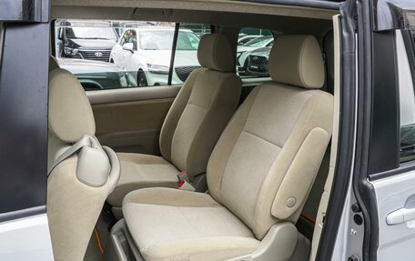 Toyota ISis I, 2012 год, 1 470 000 рублей, 7 фотография