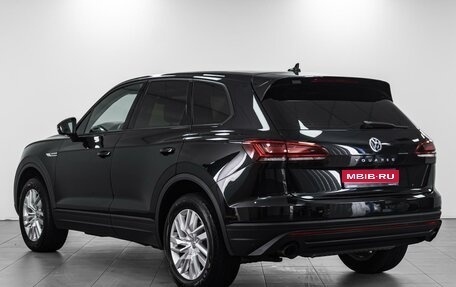 Volkswagen Touareg III, 2018 год, 3 624 000 рублей, 2 фотография
