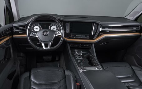 Volkswagen Touareg III, 2018 год, 3 624 000 рублей, 6 фотография