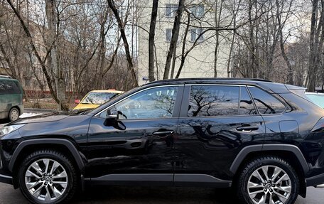 Toyota RAV4, 2021 год, 3 650 000 рублей, 7 фотография
