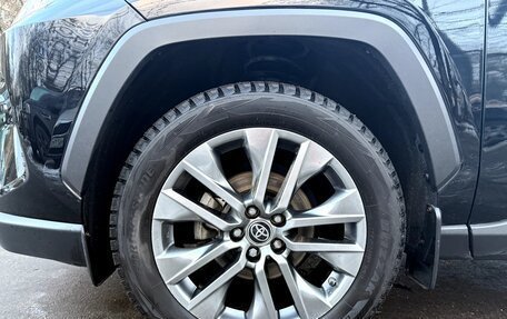 Toyota RAV4, 2021 год, 3 650 000 рублей, 9 фотография