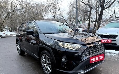 Toyota RAV4, 2021 год, 3 650 000 рублей, 11 фотография