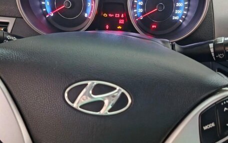 Hyundai Elantra V, 2011 год, 990 000 рублей, 4 фотография