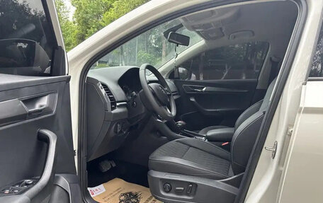 Skoda Karoq I, 2021 год, 1 800 000 рублей, 8 фотография