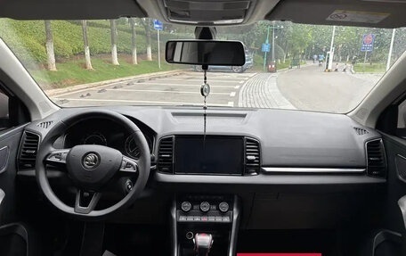 Skoda Karoq I, 2021 год, 1 800 000 рублей, 13 фотография
