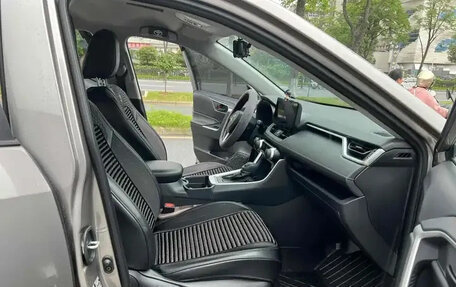 Toyota RAV4, 2024 год, 2 700 000 рублей, 4 фотография