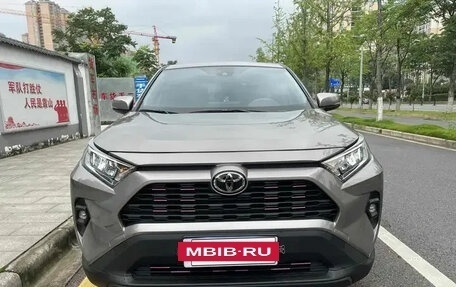 Toyota RAV4, 2024 год, 2 700 000 рублей, 11 фотография