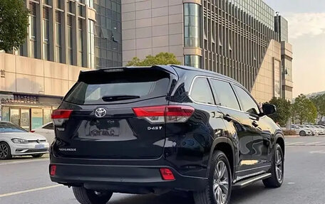 Toyota Highlander III, 2021 год, 2 474 334 рублей, 2 фотография