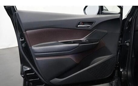Toyota C-HR I рестайлинг, 2022 год, 1 583 000 рублей, 26 фотография
