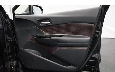 Toyota C-HR I рестайлинг, 2022 год, 1 583 000 рублей, 23 фотография