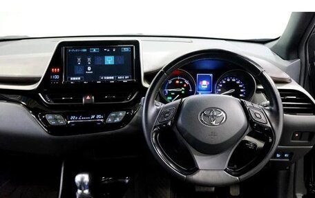 Toyota C-HR I рестайлинг, 2022 год, 1 583 000 рублей, 36 фотография