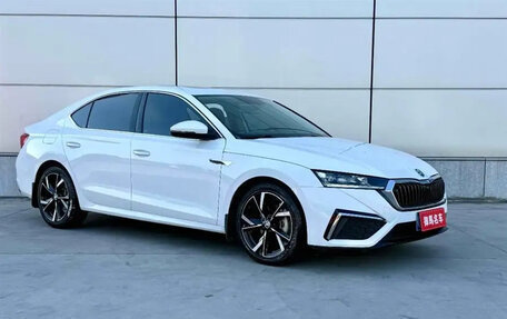 Skoda Octavia IV, 2022 год, 1 900 000 рублей, 4 фотография