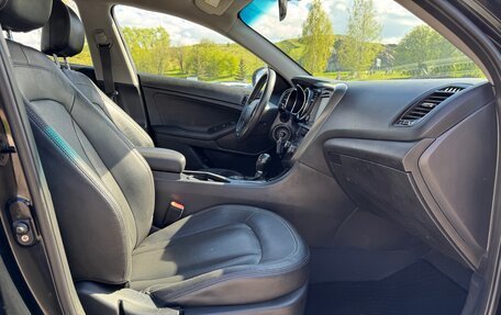 KIA K5 I рестайлинг, 2012 год, 1 140 000 рублей, 38 фотография