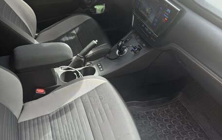 Toyota Auris II, 2017 год, 1 400 000 рублей, 6 фотография