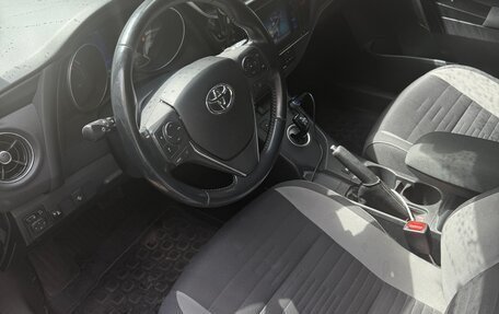 Toyota Auris II, 2017 год, 1 400 000 рублей, 9 фотография