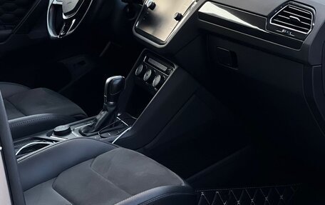 Volkswagen Tiguan II, 2018 год, 2 800 000 рублей, 11 фотография