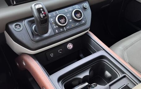 Land Rover Defender II, 2021 год, 7 900 000 рублей, 21 фотография