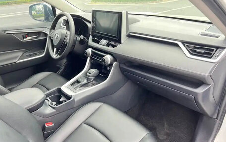 Toyota RAV4, 2022 год, 2 920 000 рублей, 11 фотография