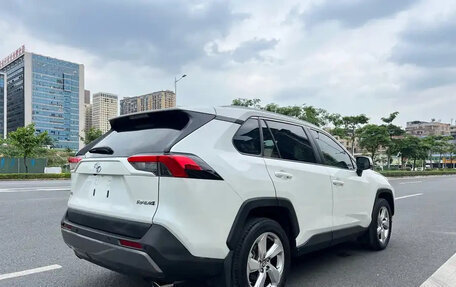 Toyota RAV4, 2022 год, 2 920 000 рублей, 6 фотография
