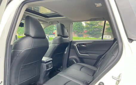 Toyota RAV4, 2022 год, 2 920 000 рублей, 16 фотография