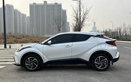 Toyota C-HR I рестайлинг, 2021 год, 1 450 008 рублей, 8 фотография