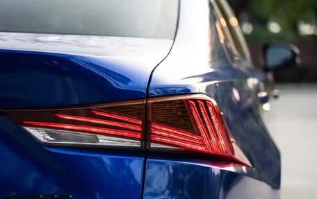 Lexus IS III, 2017 год, 2 500 035 рублей, 6 фотография