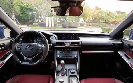 Lexus IS III, 2017 год, 2 500 035 рублей, 7 фотография
