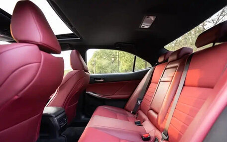 Lexus IS III, 2017 год, 2 500 035 рублей, 9 фотография