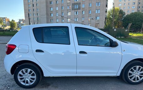 Renault Sandero II рестайлинг, 2020 год, 820 000 рублей, 2 фотография