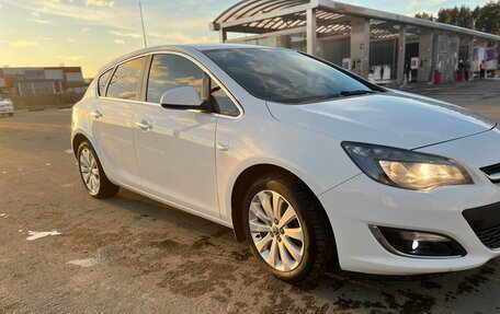 Opel Astra J, 2013 год, 770 000 рублей, 2 фотография