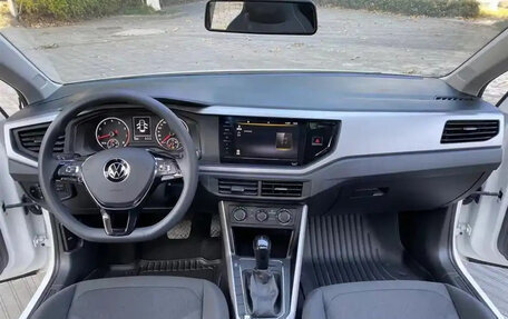 Volkswagen Polo, 2021 год, 1 100 000 рублей, 10 фотография