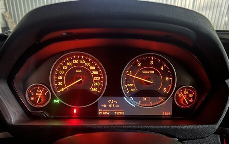BMW 3 серия, 2018 год, 1 900 000 рублей, 13 фотография