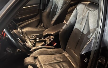 BMW 3 серия, 2018 год, 1 900 000 рублей, 28 фотография