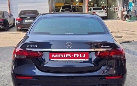 Mercedes-Benz E-Класс, 2022 год, 4 740 000 рублей, 3 фотография