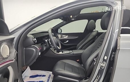 Mercedes-Benz E-Класс, 2022 год, 4 670 000 рублей, 10 фотография