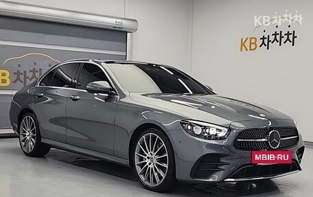 Mercedes-Benz E-Класс, 2022 год, 4 670 000 рублей, 4 фотография