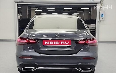 Mercedes-Benz E-Класс, 2022 год, 4 670 000 рублей, 3 фотография