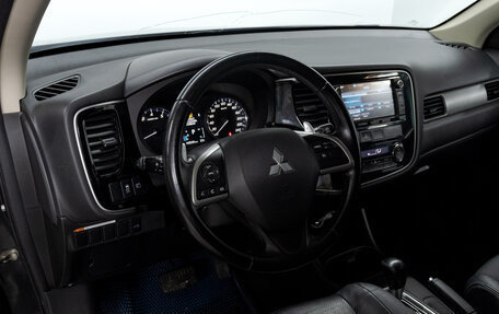 Mitsubishi Outlander III рестайлинг 3, 2012 год, 1 299 000 рублей, 9 фотография