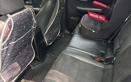 Toyota Prius Alpha I (ZVW40/41), 2015 год, 1 400 000 рублей, 9 фотография