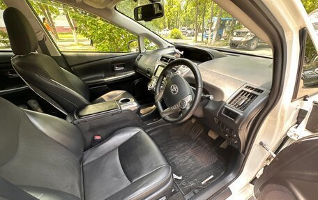 Toyota Prius Alpha I (ZVW40/41), 2015 год, 1 400 000 рублей, 13 фотография