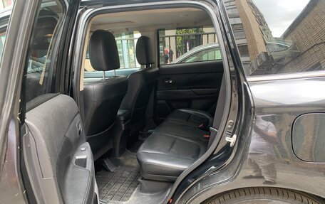 Mitsubishi Outlander III рестайлинг 3, 2013 год, 1 550 000 рублей, 8 фотография