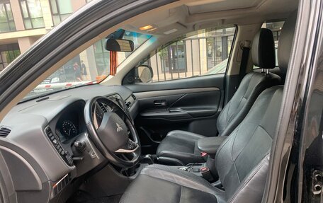 Mitsubishi Outlander III рестайлинг 3, 2013 год, 1 550 000 рублей, 7 фотография